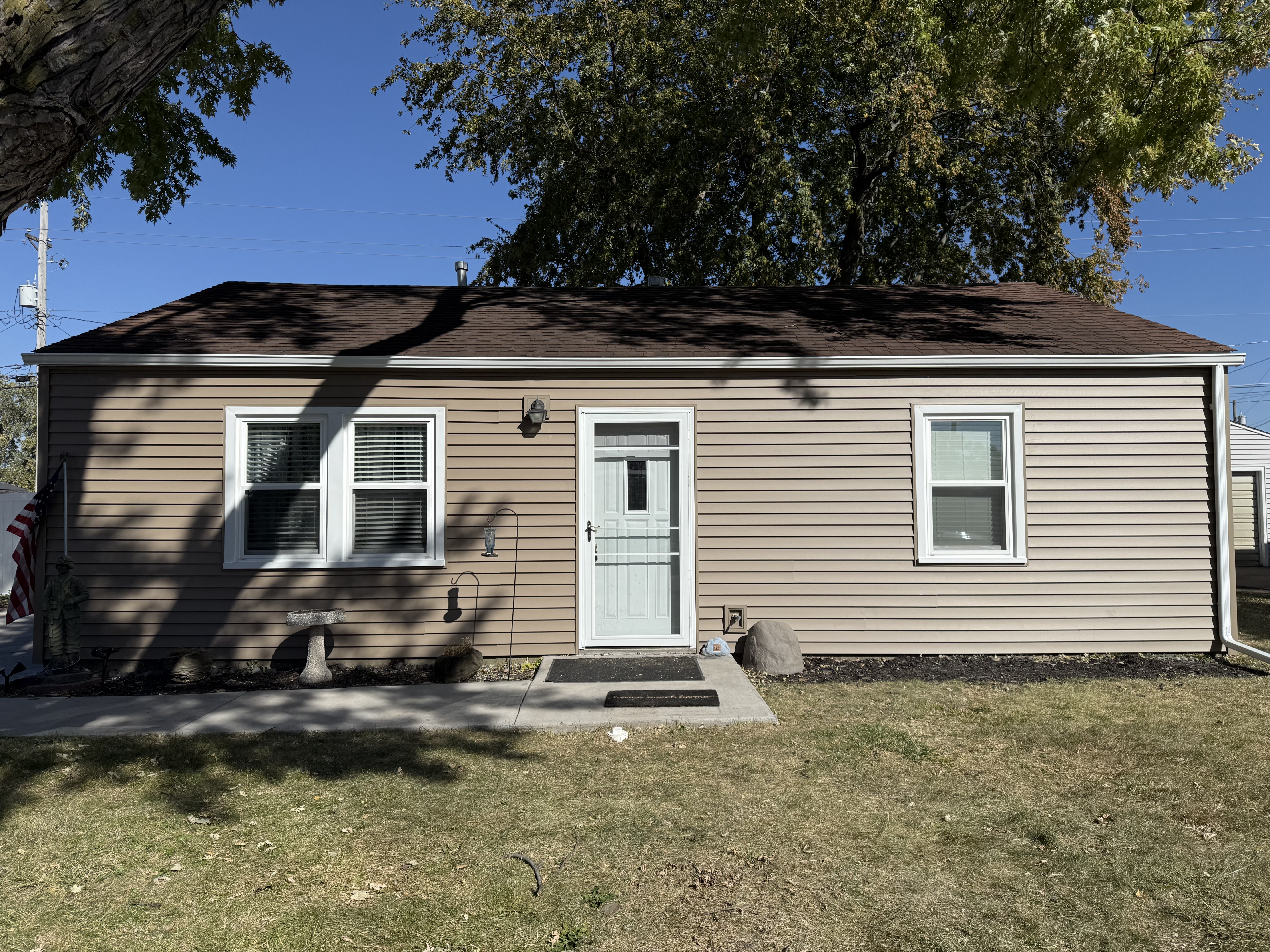 Tan Vinyl Siding — Front View